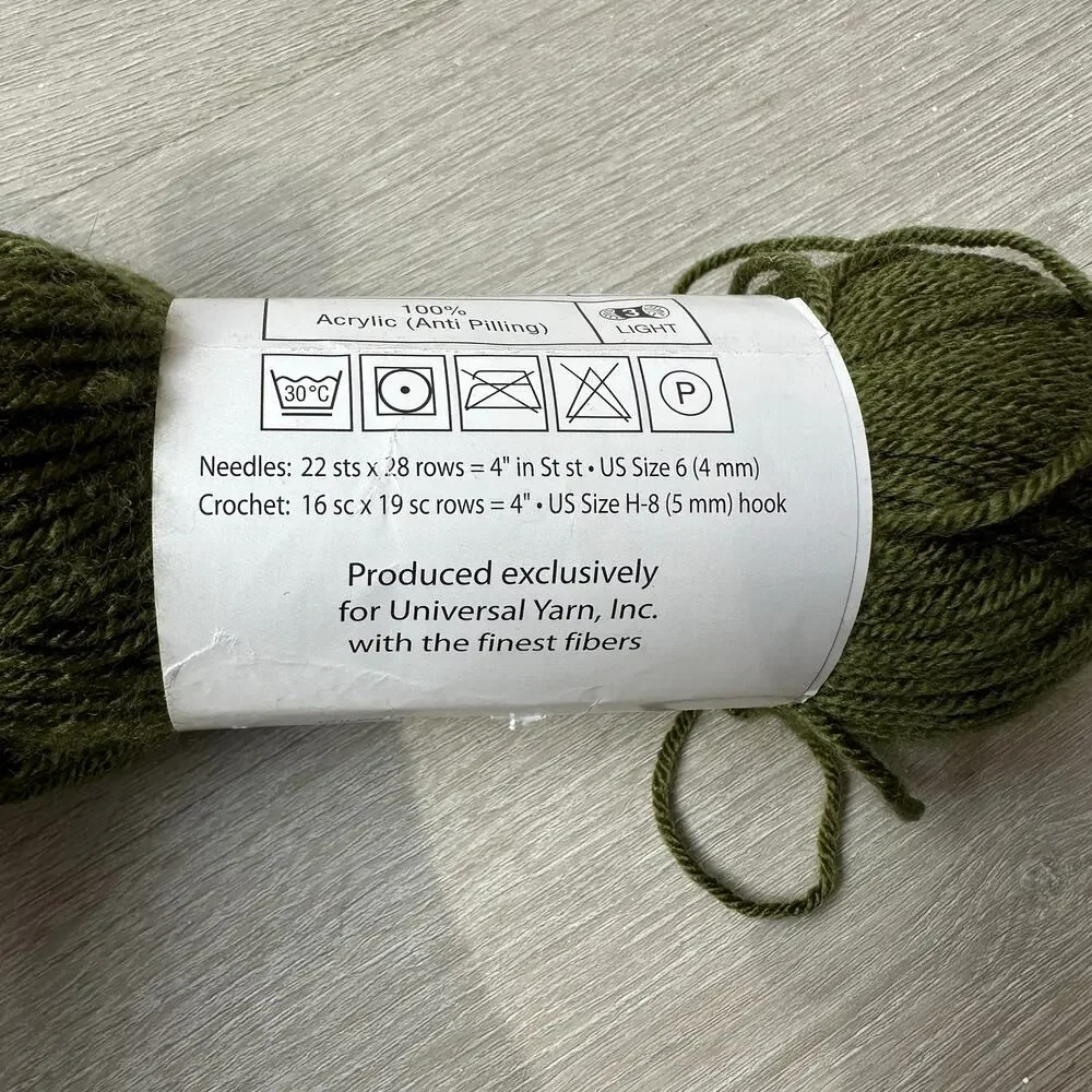 Uptown DK Anti Pilling Acrylic Yarn Root Green Color 113 Machine Wash Universal